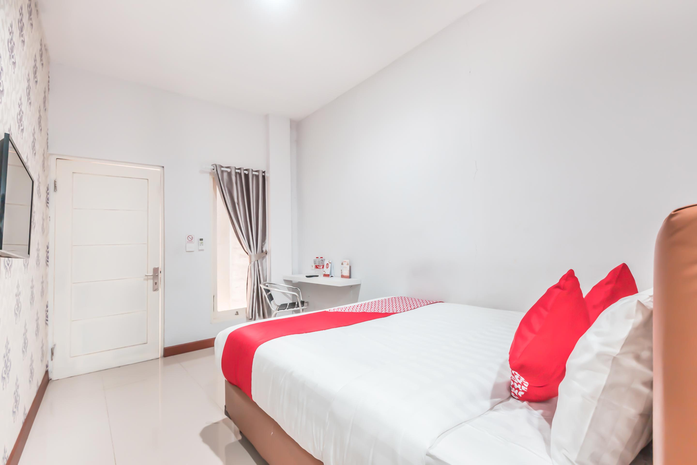 Oyo 1555 Unik Guesthouse Syariah Джакарта Екстер'єр фото